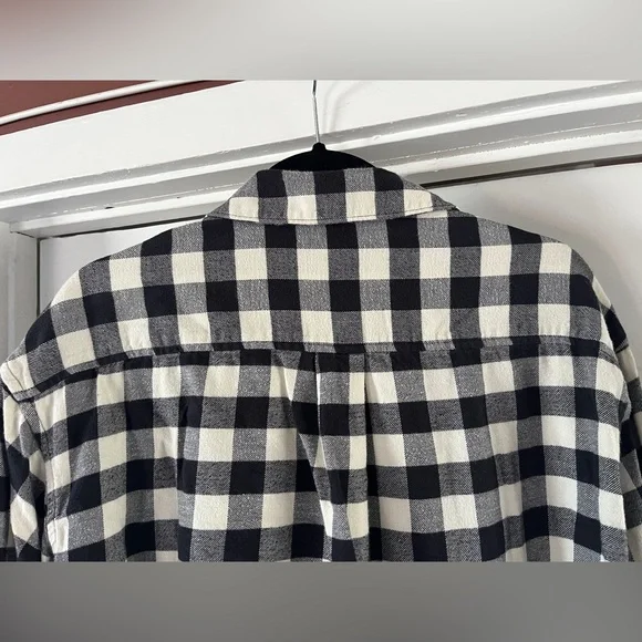 Levi's Classic Black and White Plaid Shirt - Picture 7 of 7